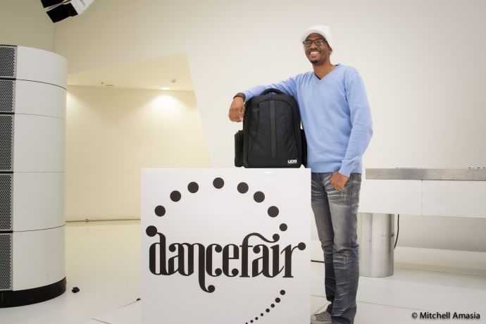 Vliegen naar de “Dancefair”